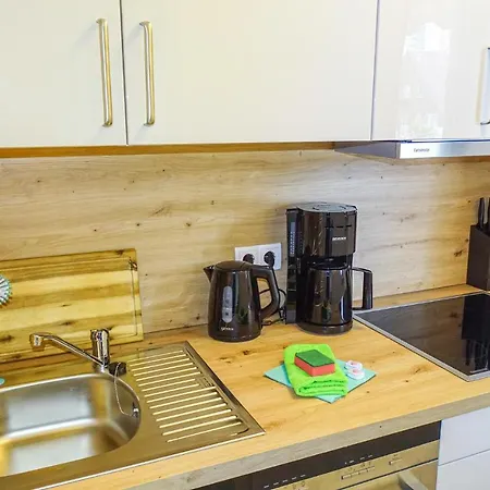 Lovely In With Kitchen Appartement *